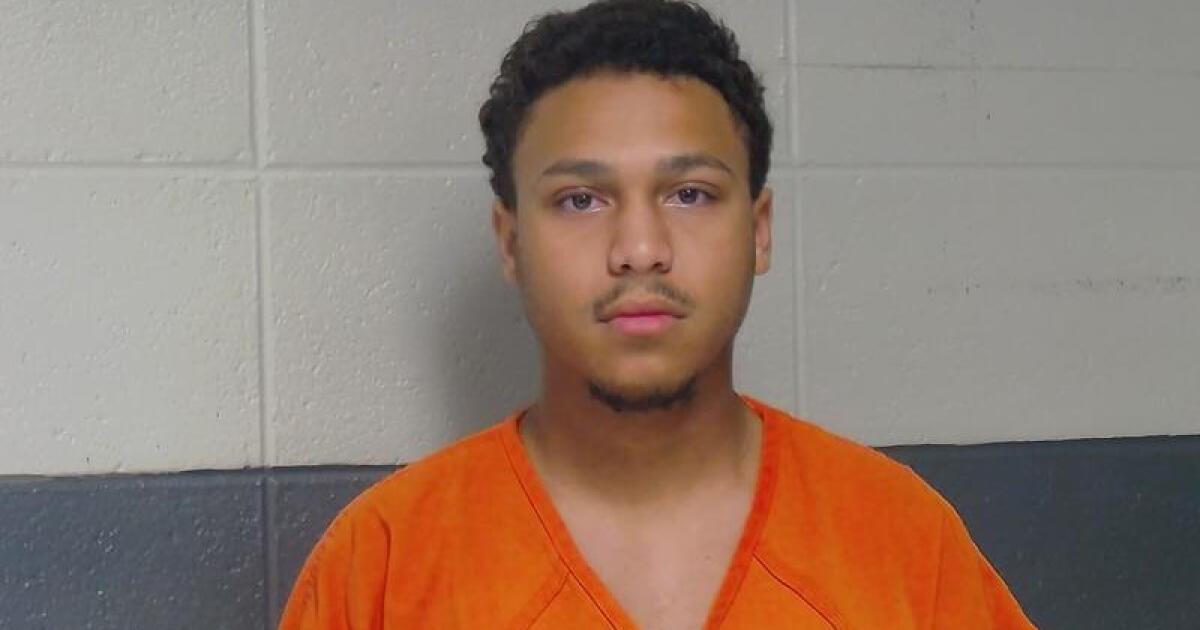 Versailles man charged after allegedly crashing into police cruiser while impaired