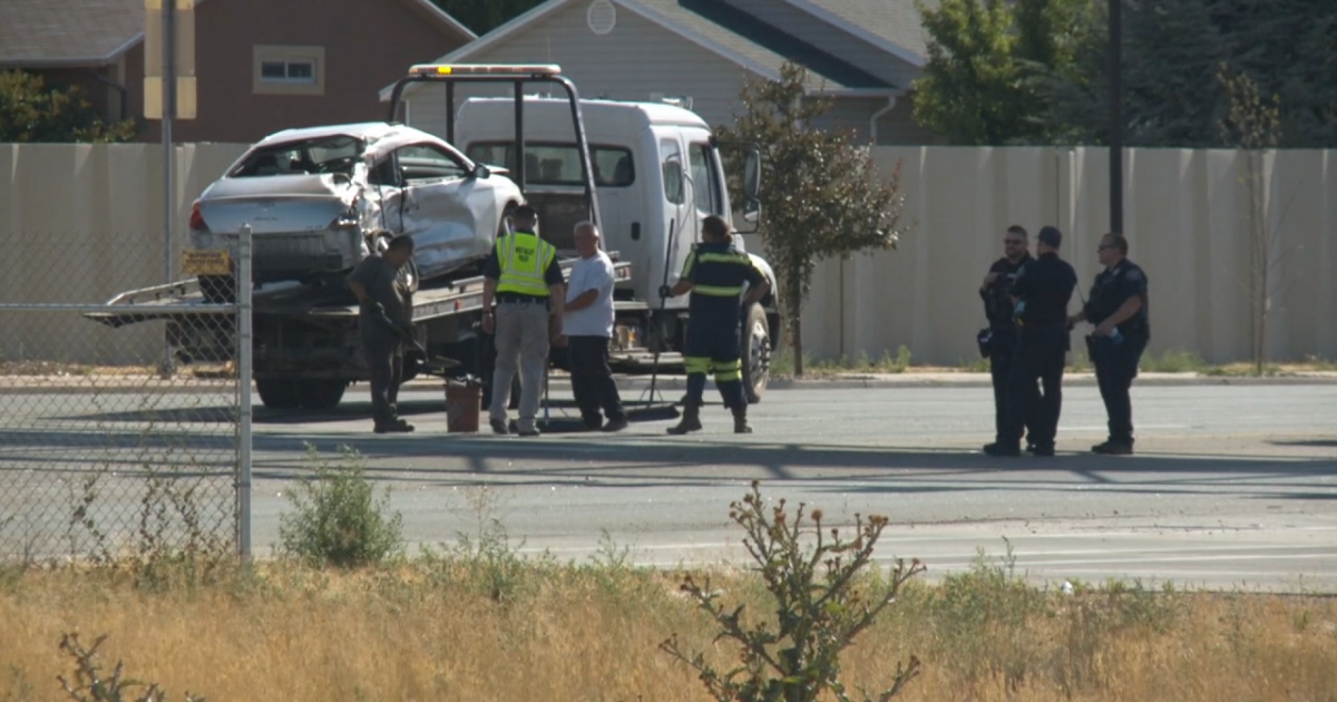 2 people hospitalized after serious crash on Mountain View Corridor - Vimarsana News