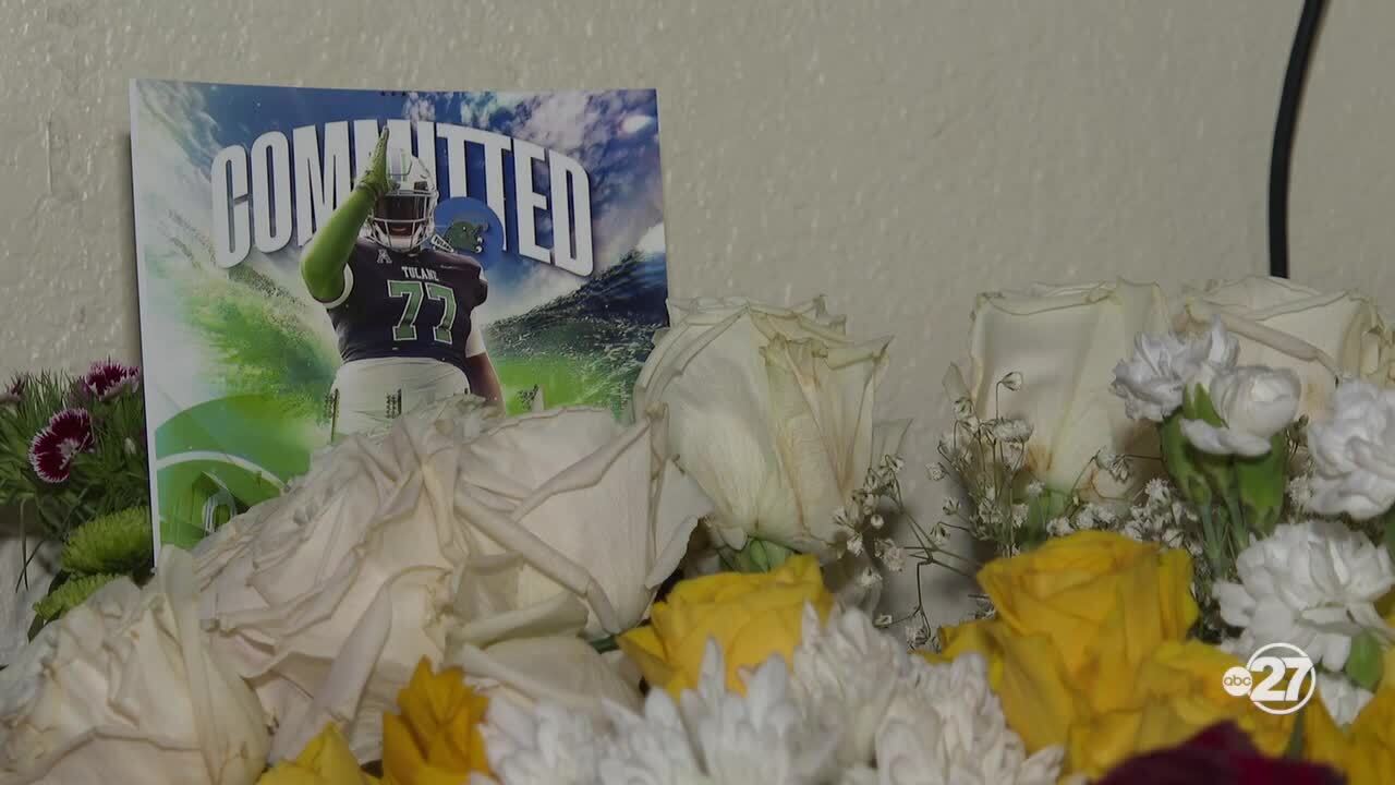 Thomas County Central football star Deontavis Cooper's family and coach remember him after a fatal crash after graduation