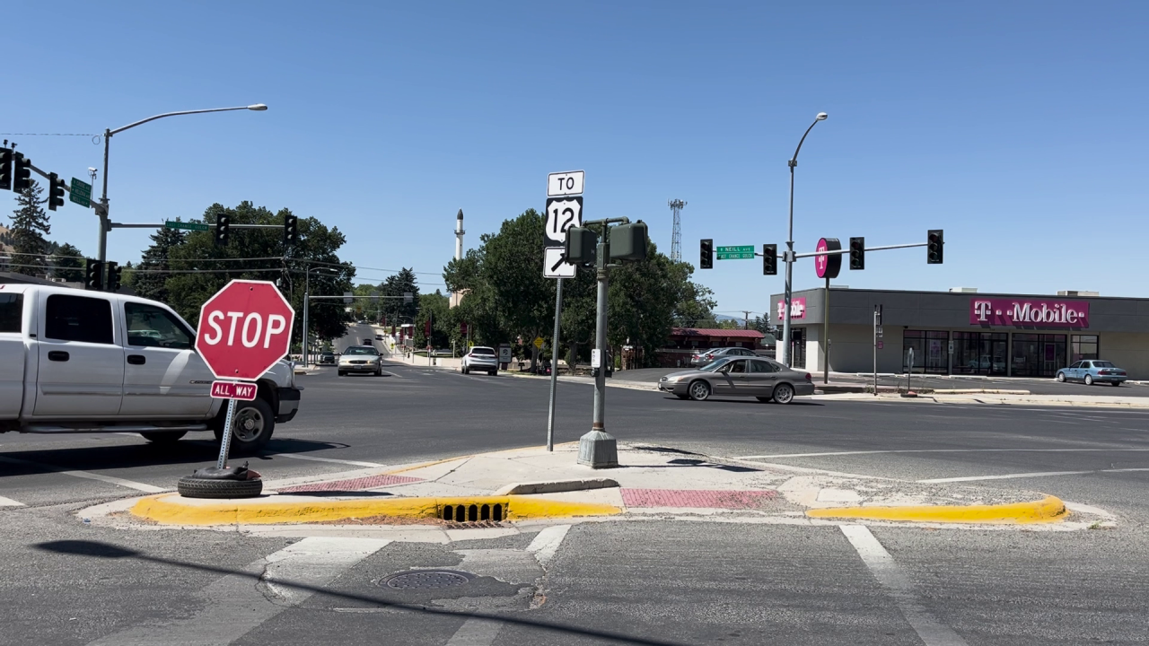 What's up with the traffic lights at 'Mini-malfunction Junction?"