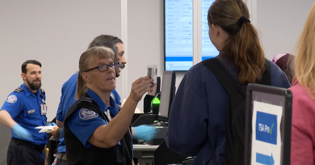Travelers prepare for record-breaking number of flyers out of Colorado Springs - Vimarsana News