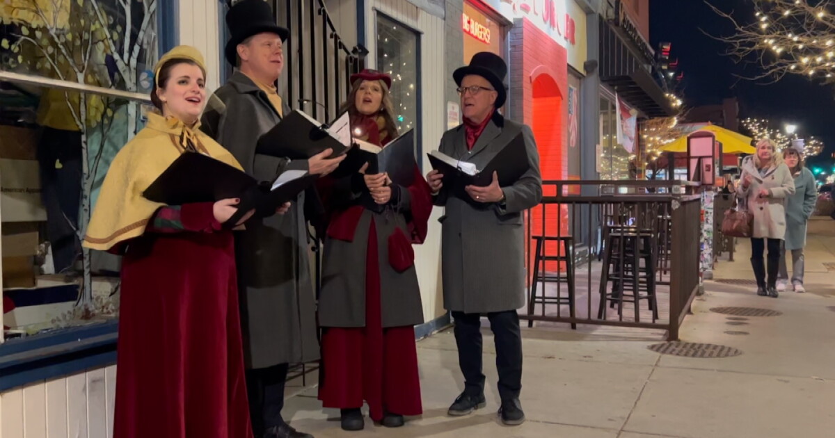 Downtown Holiday Stroll drives business during uncertain holiday shopping season - Vimarsana News
