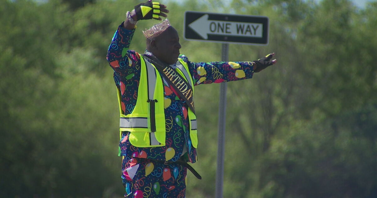 Dress to impress: You never know what costume this crossing guard will wear - Vimarsana News