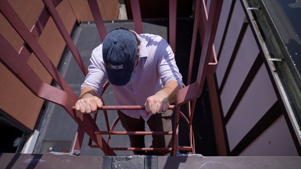 down roof pic.jpg