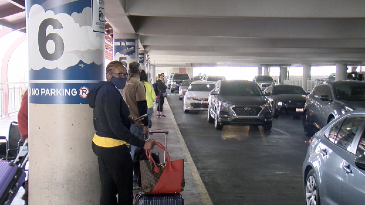 Las Vegas airport prepares for busy Thanksgiving travel