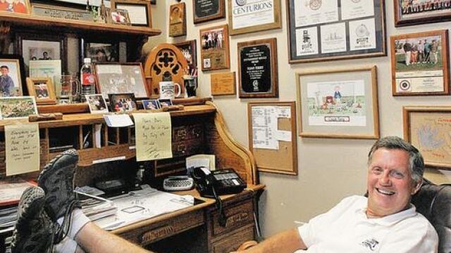 GASLIGHT OWNER OFFICE.jpg
