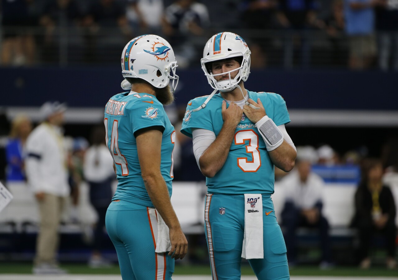 Miami Dolphins QBs Ryan Fitzpatrick and Josh Rosen before game in 2019