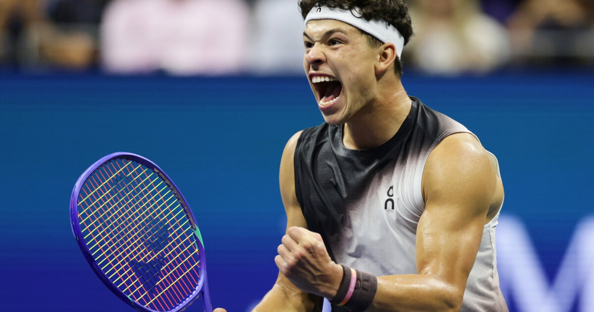 Shelton stuns Alcaraz in 3:33 a.m. U.S. Open epic, latest finish in tournament history