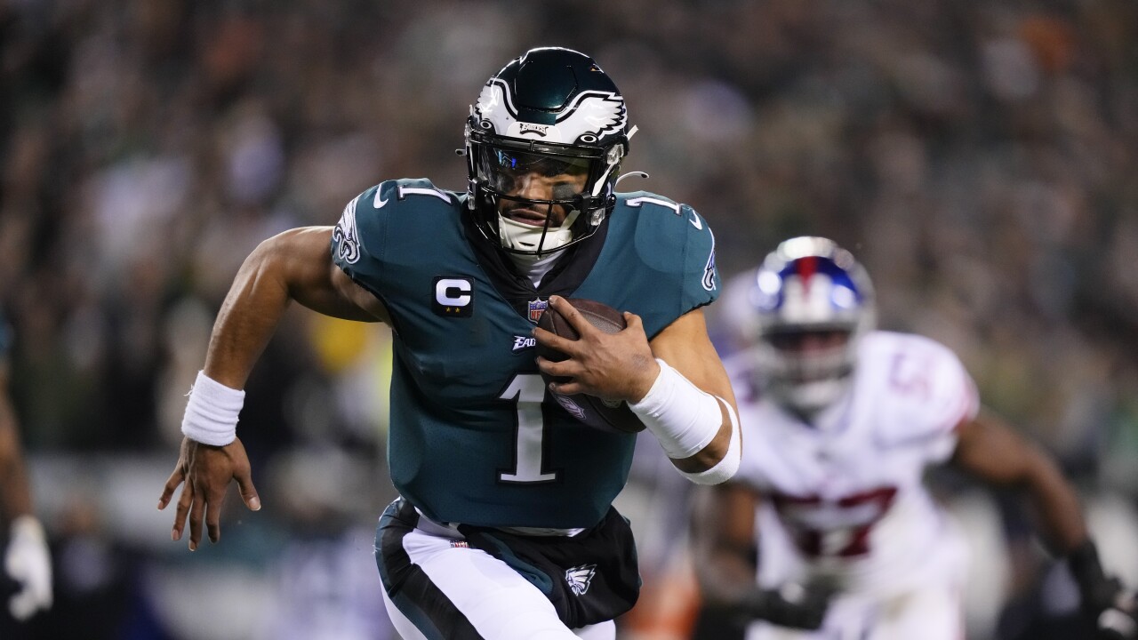 Hurts, Eagles soar past Giants 38-7 in playoffs