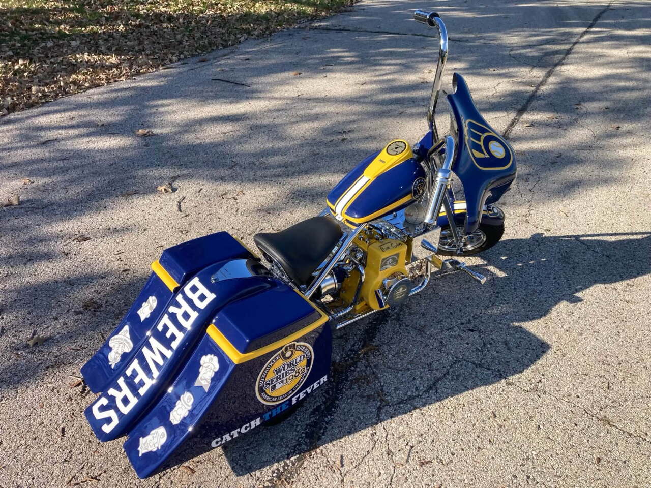 Brewers fans turn mini motorcycle into rolling tribute