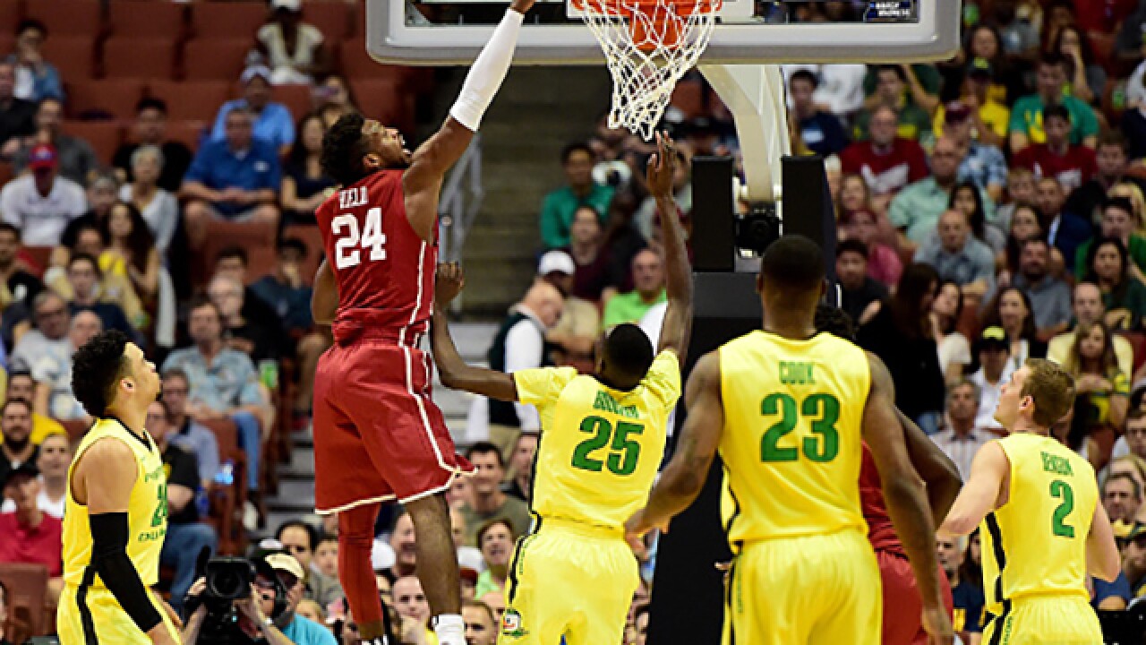 OU Sooners take on the Oregon Ducks