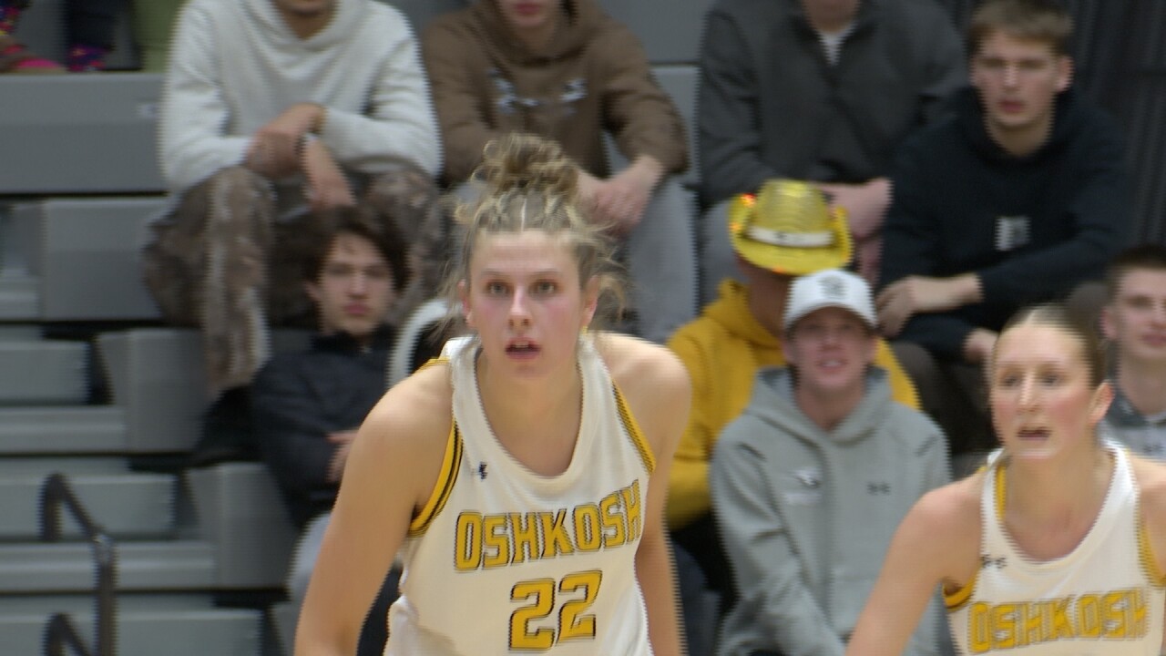 UW-Oshkosh dominates UW-River Falls to advance to WIAC championship