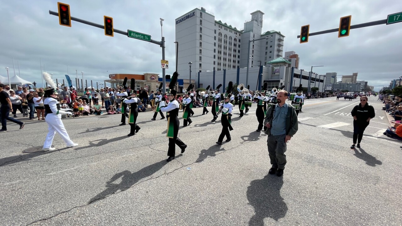 2023 virginia beach grand parade.jpg