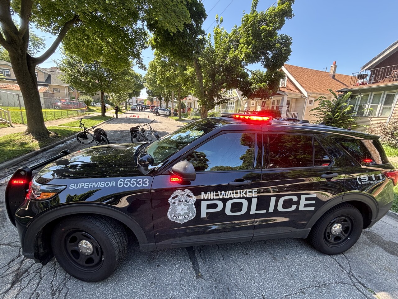 Milwaukee police respond to shooting 