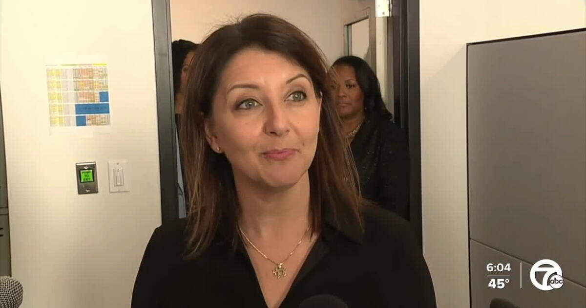 Carrie Reed Cdc CDC director visits Detroit to encourage vaccines amid respiratory ...