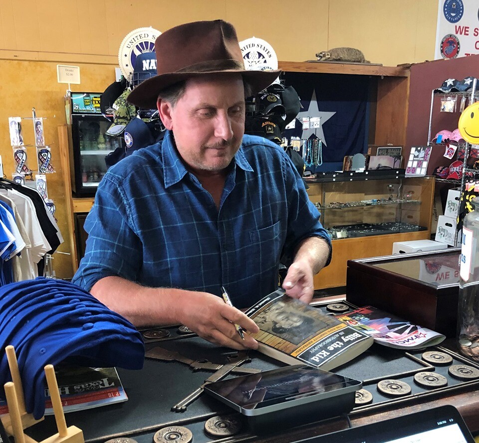 72474911_10156470394771551_4435373702506348544_n (2).jpg