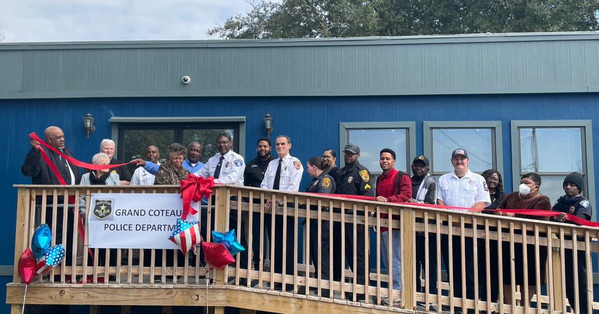 Grand Coteau cuts ribbon on new police department