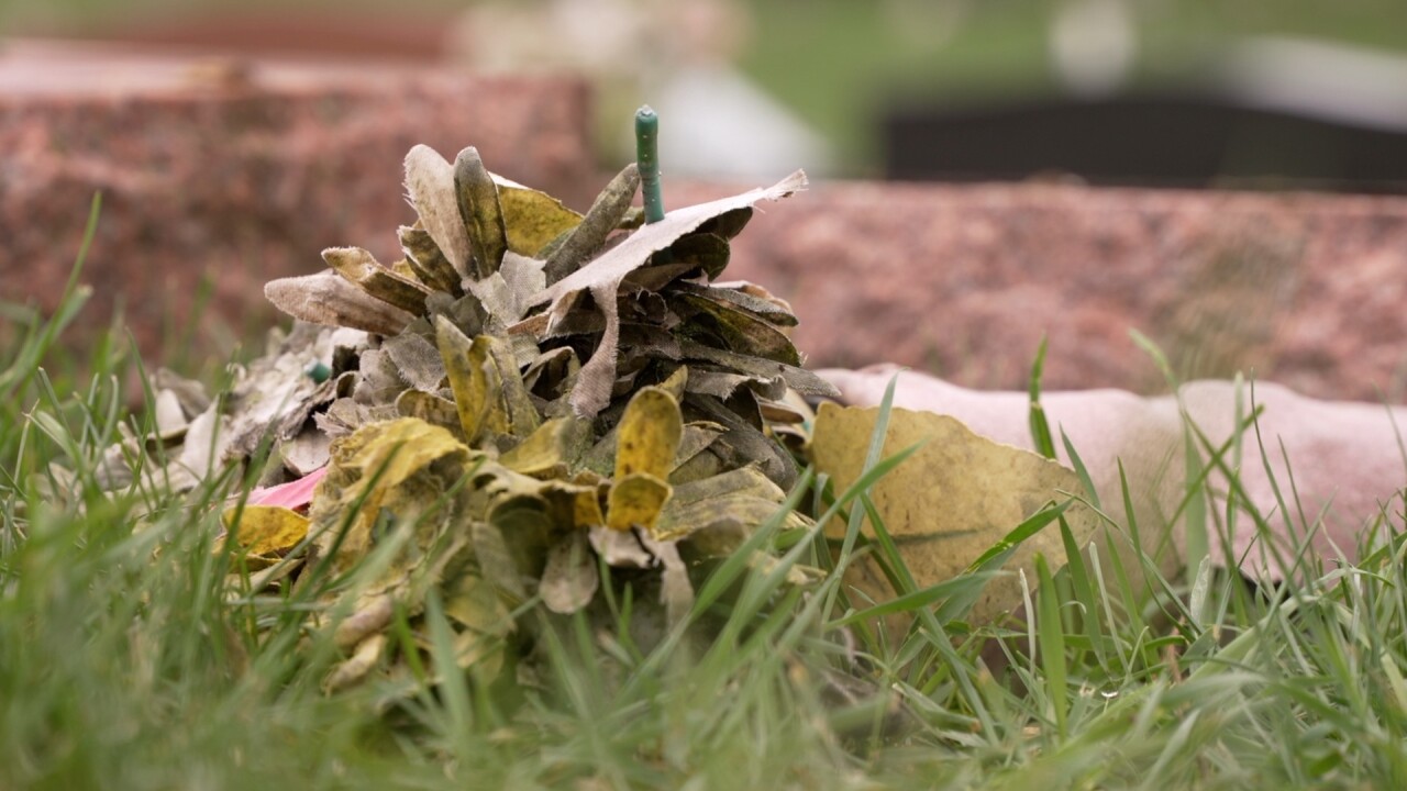 Holy Cross Catholic Cemetery