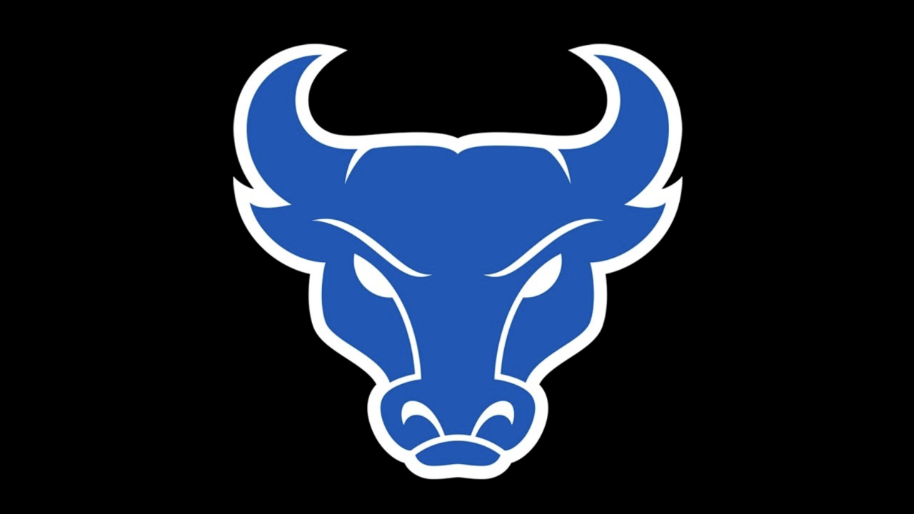 Ub Football Wins First Bowl In Program History With 31 9 Win Over Charlotte