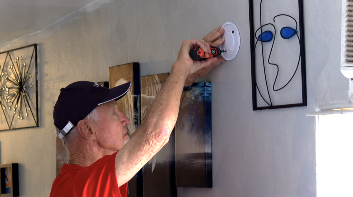 Smoke alarm installation