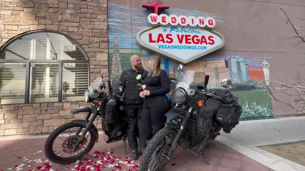 Hundreds of couples get married on Valentine's Day in Las Vegas