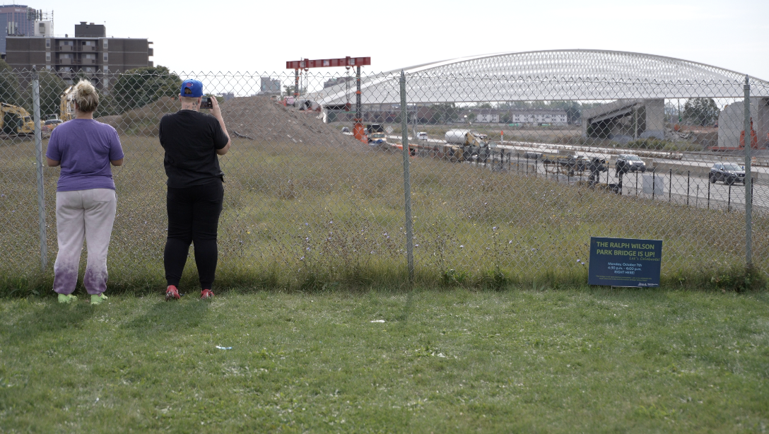 Ralph Wilson Park pedestrian bridge