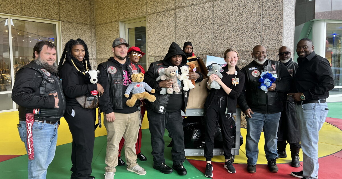 Teddy bears for kids: Selected First Motorcycle club gives back - Vimarsana News