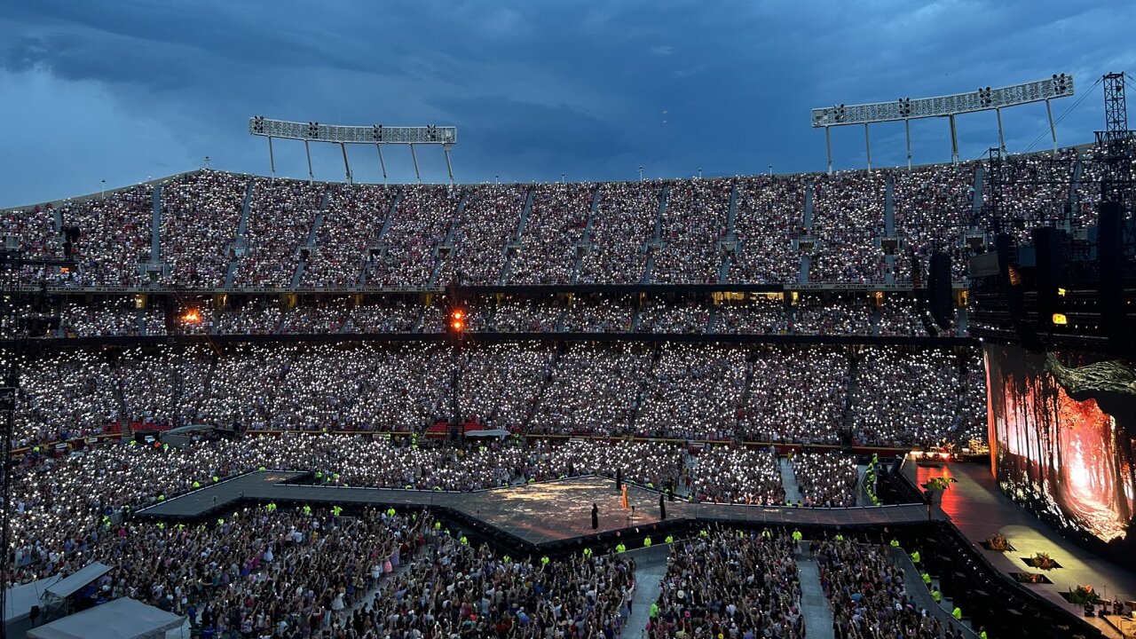 Live Blog  Swifties pack out GEHA Field night 1 of 'The Eras Tour' in KCMO