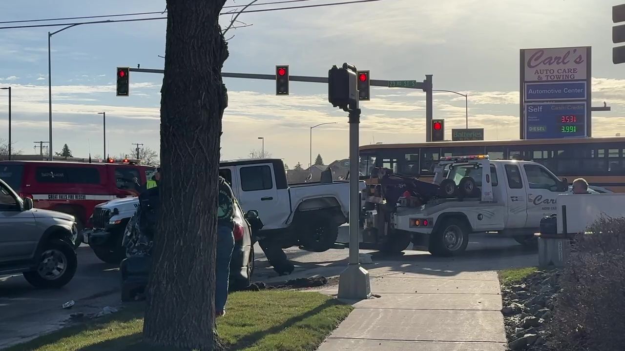 Three-vehicle crash slows traffic in Great Falls