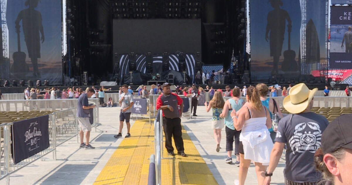 Kenny Chesney Takes Over Nissan Stadium For Huge Concert