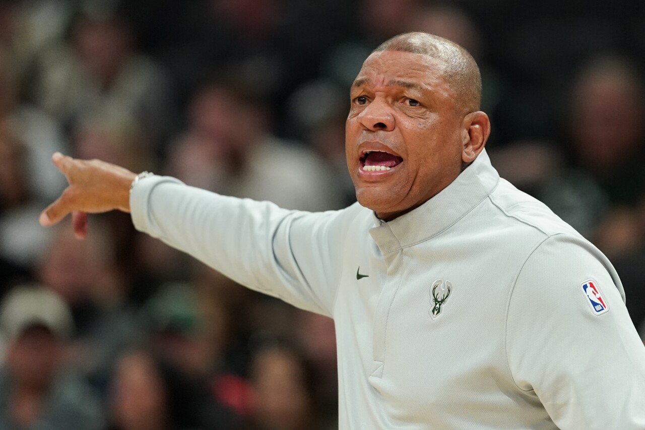 Clippers Bucks Basketball