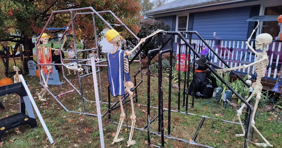 Kearney man's 'skeleton crew' creates spooky Halloween delight for neighbors - Vimarsana News