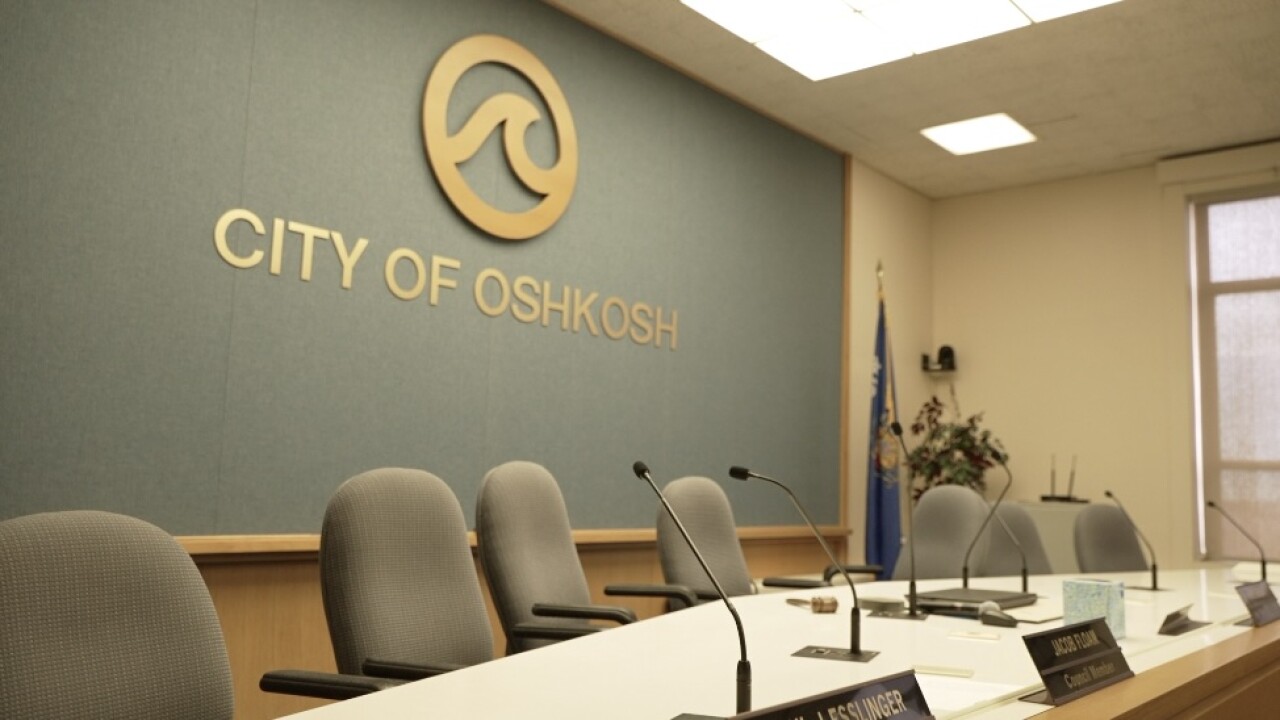 Oshkosh city council.jpg