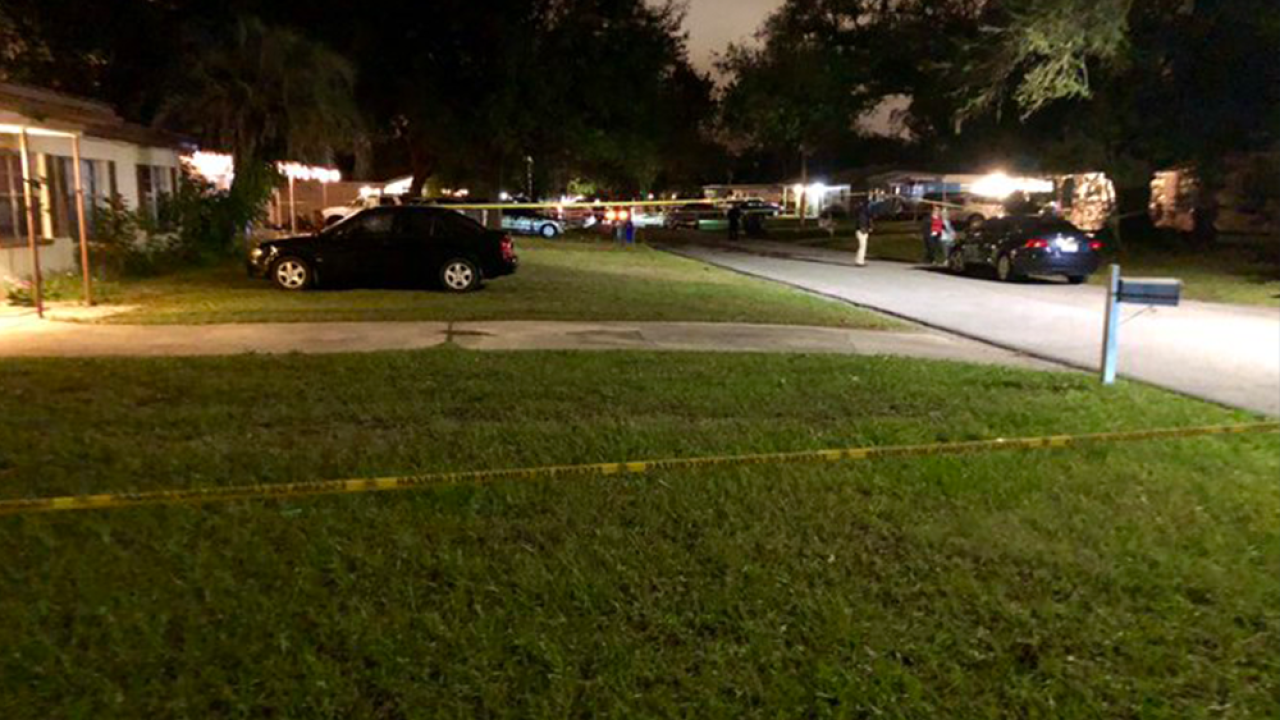 Three adults dead in Florida apparent murdersuicide, four children