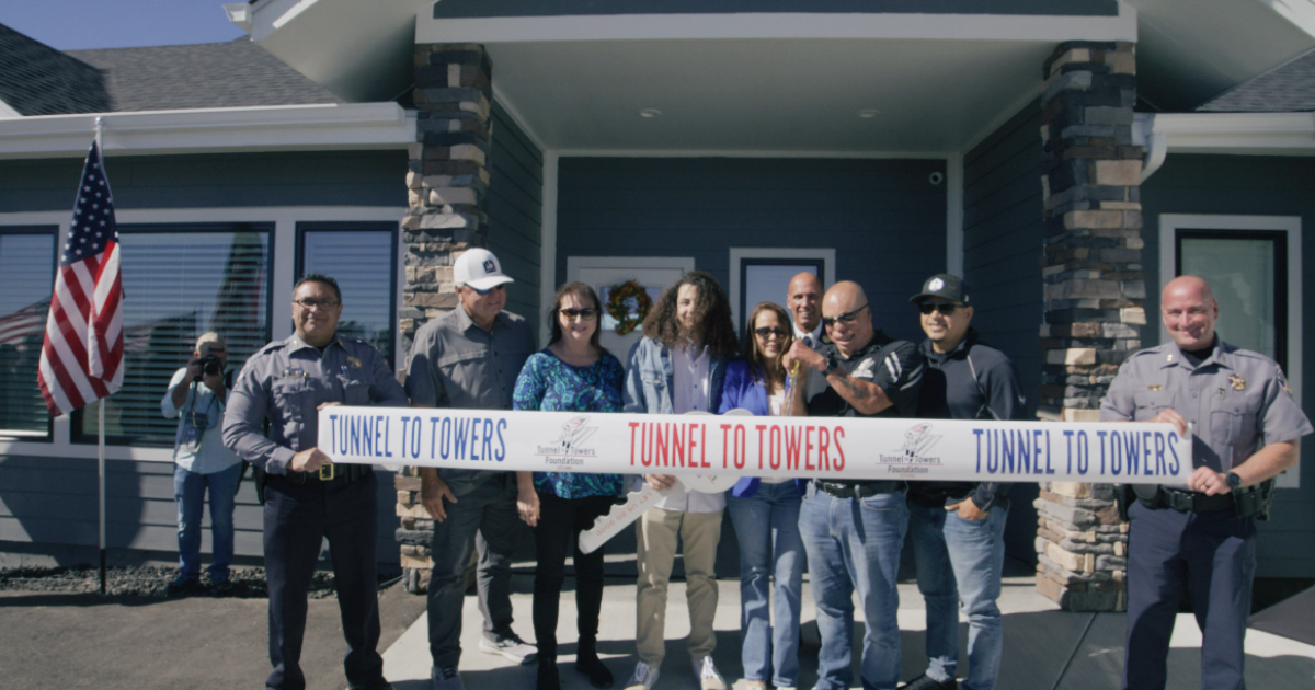 Disabled vet receives mortgagefree home from Tunnel to Towers Foundation