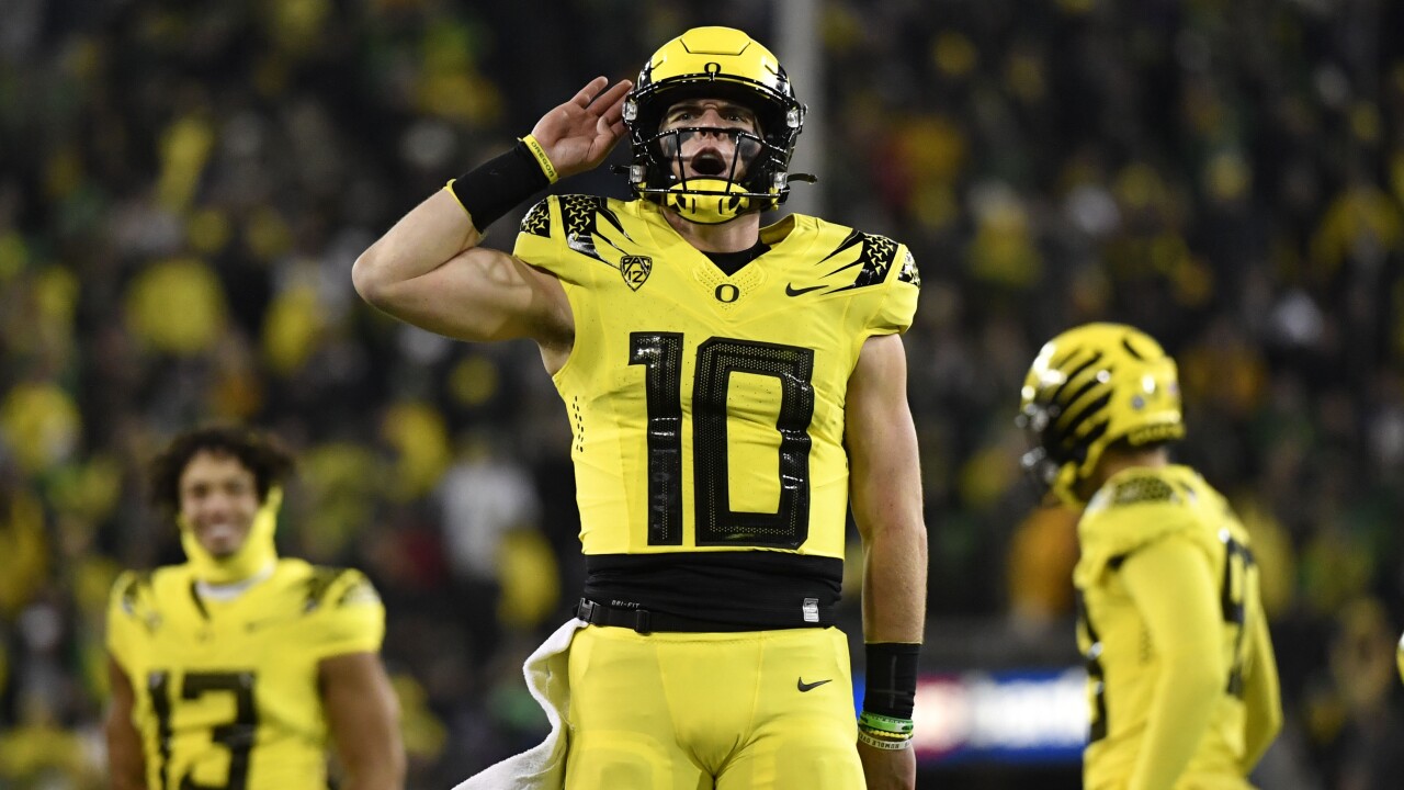 5 great college football uniforms