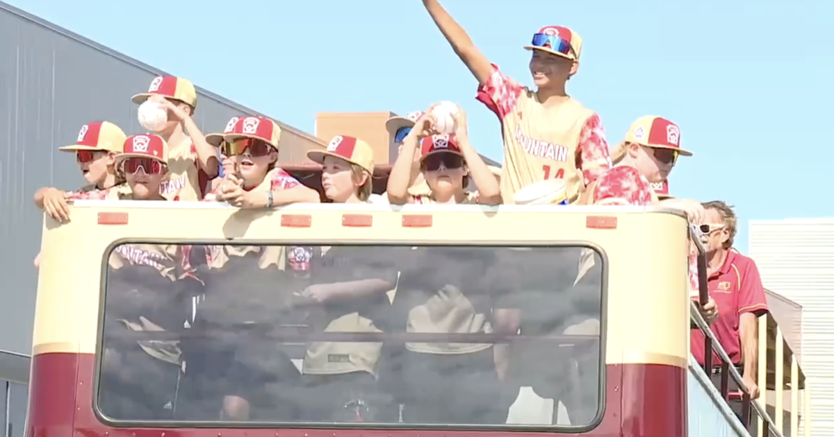 Henderson Little League players honored in Water Street parade - Vimarsana News