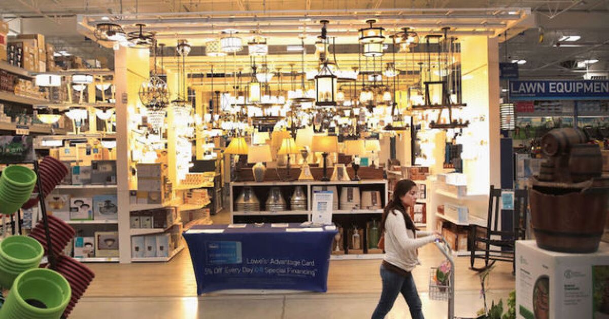 List 51 Lowe's stores that are closing