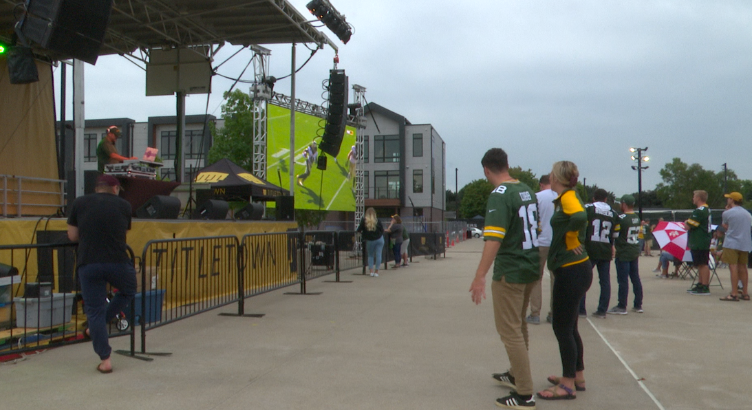 Titletown turning into 'Beer District' for the Packers first game on the road