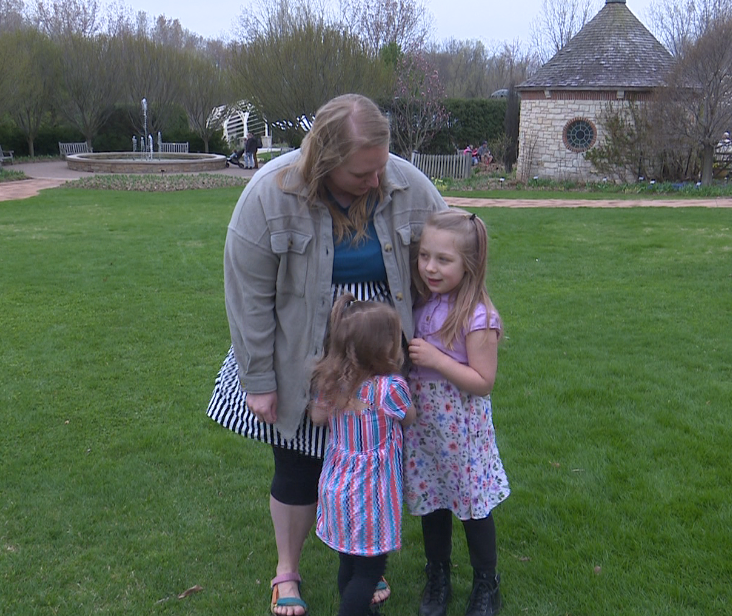 Honoring Mom: Families celebrate Mother's Day at the Green Bay Botanical Gardens