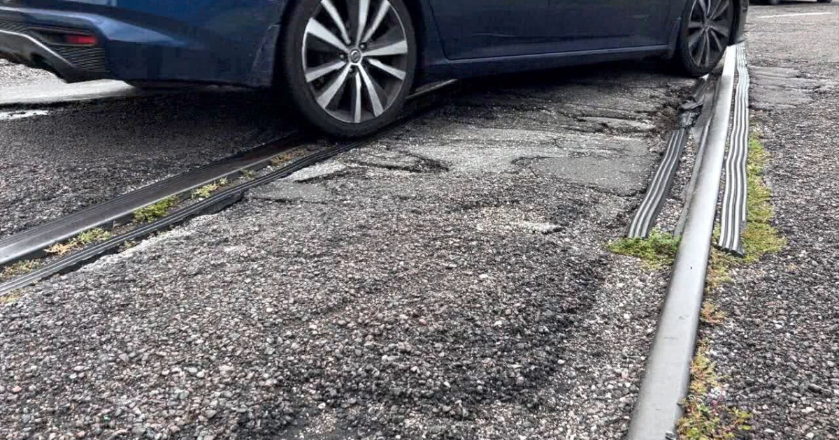 Train tracks on US 41 continue to cause problems for drivers in Hillsborough Co - Vimarsana News