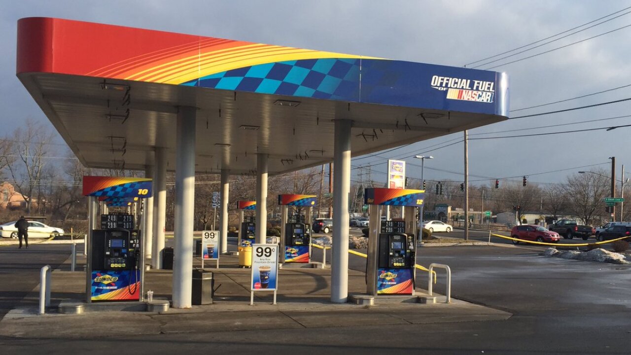 Gun wielding suspect steals money from Tonawanda gas mart