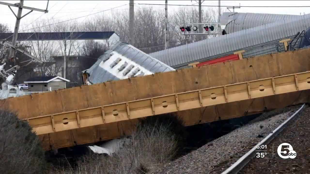 Authorities provide update on Springfield train derailment
