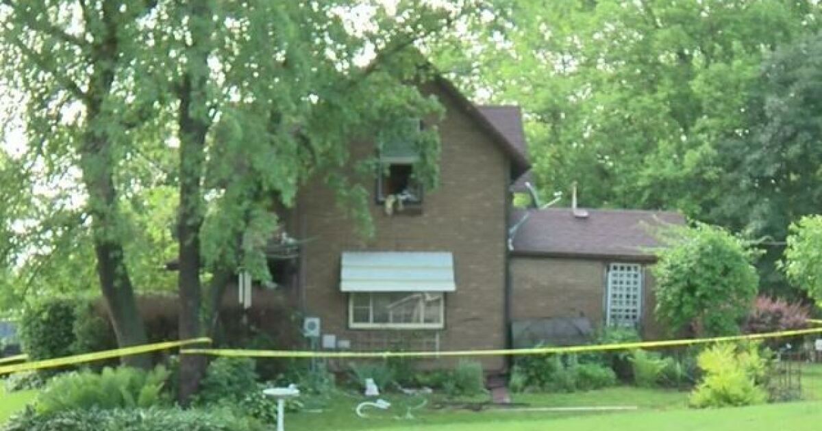 Lightning strikes Oconomowoc home, causing fire