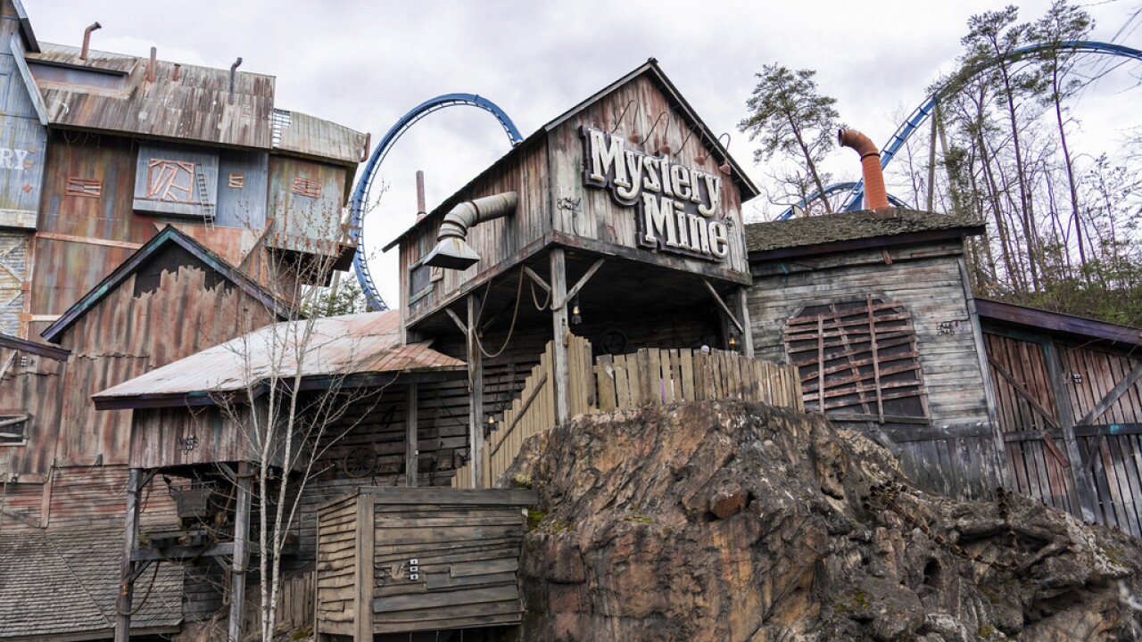 Dollywood's 2024 Season Passholder and Media Day