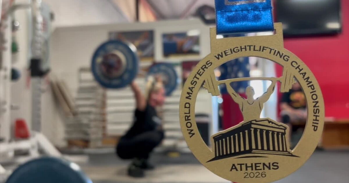 WATCH: Queen Creek mom, 51, sets weightlifting world record