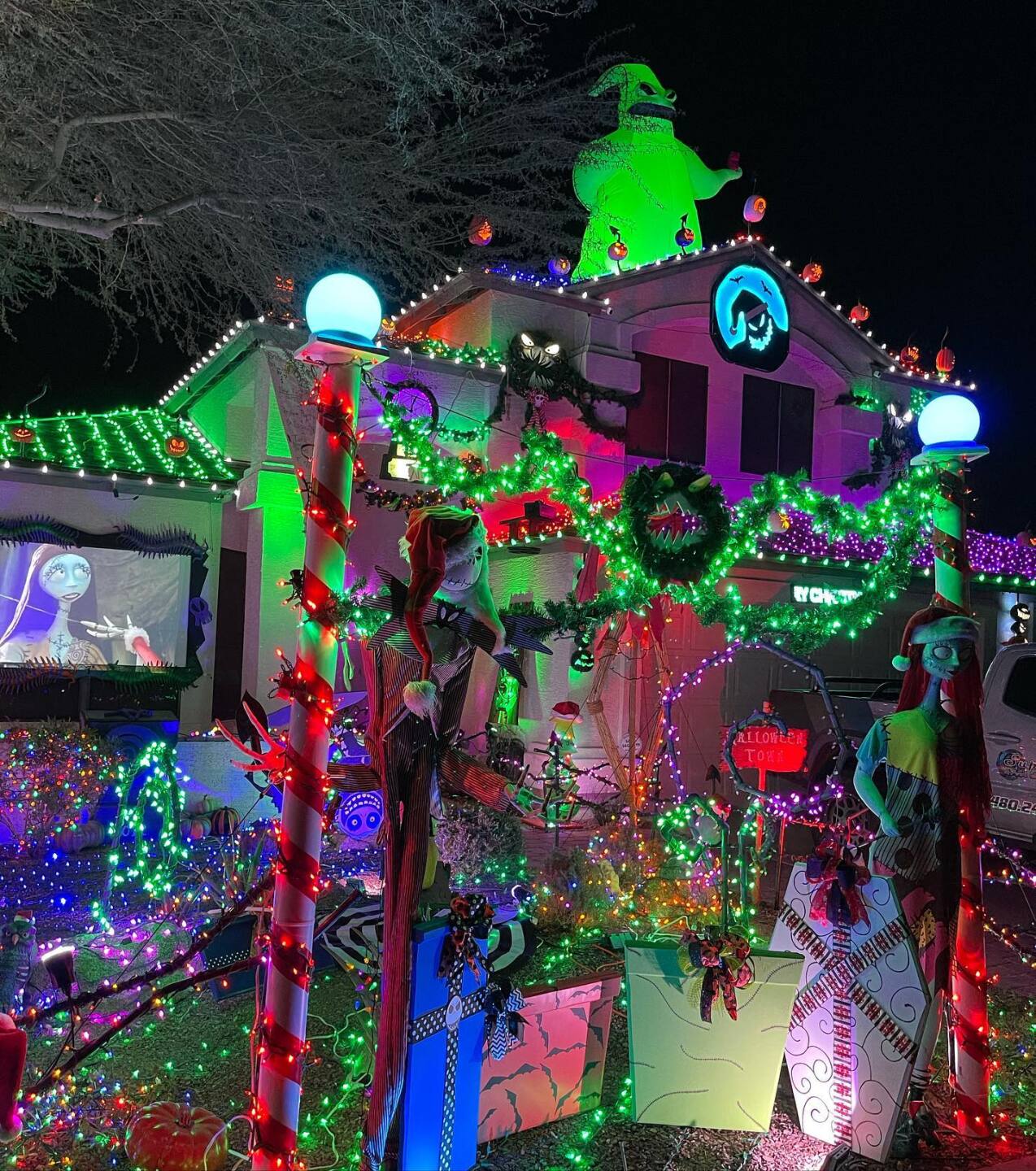 Experience the holiday decorations at glendale city hall 25+ spectacular Christmas homes to see around the Valley