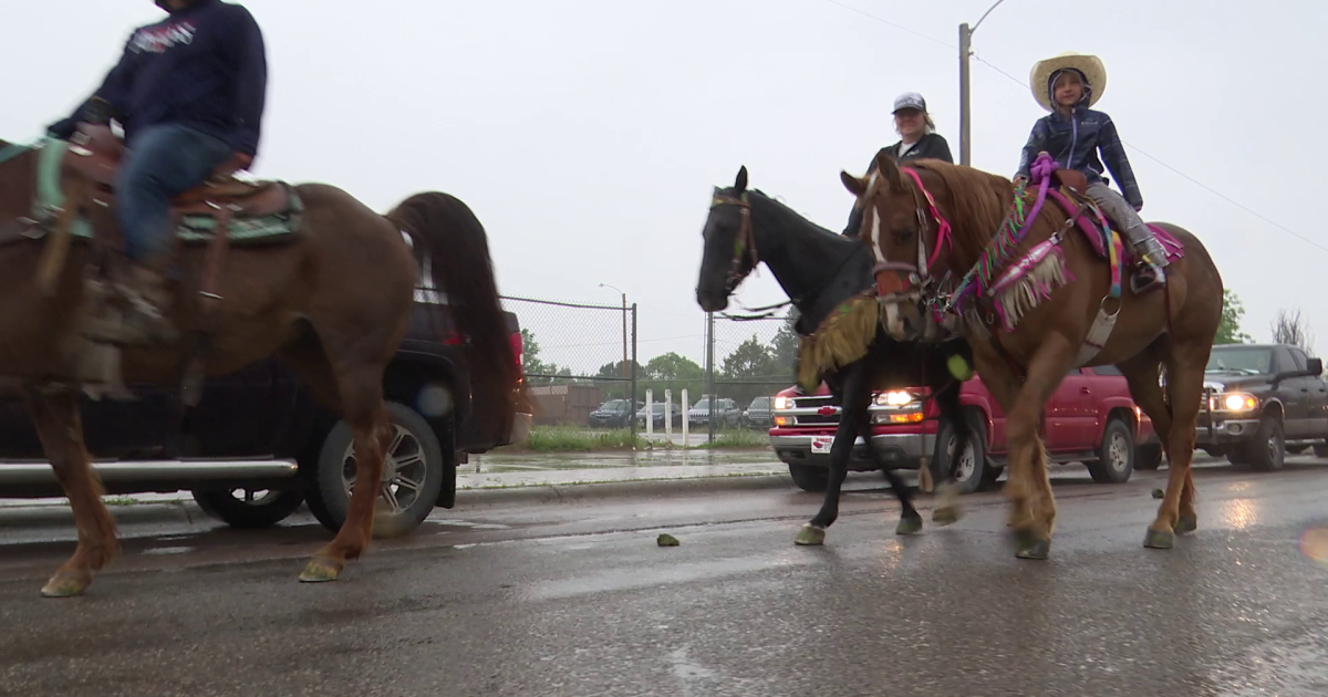 Student rides a horse to class on last day of school - Vimarsana News