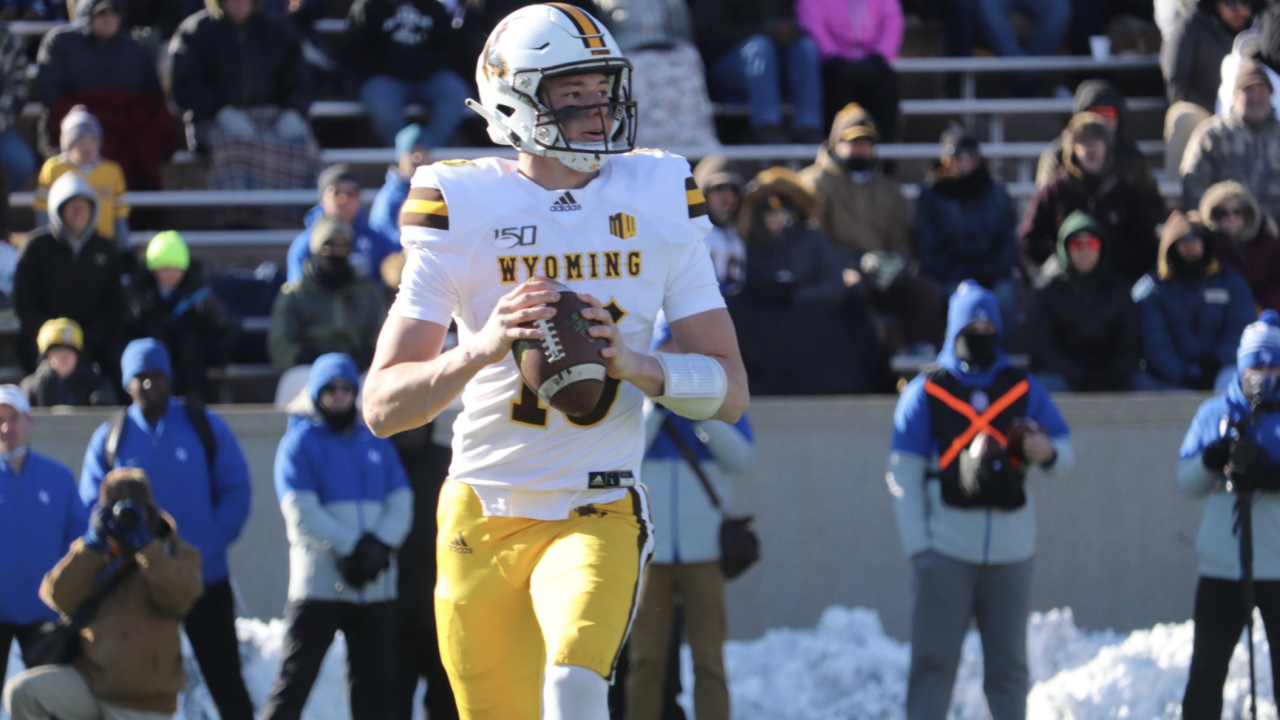 Wyo FB Levi Williams.png