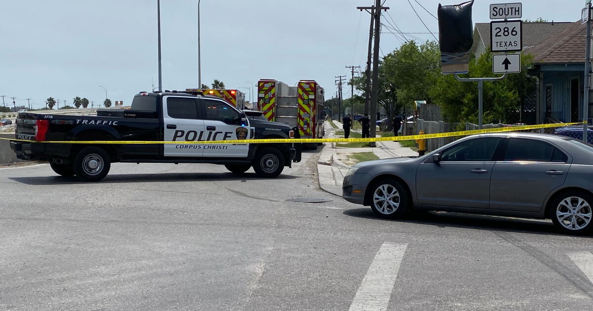 CCPD deescalates standoff on Comanche St., Crosstown Expressway - Vimarsana News